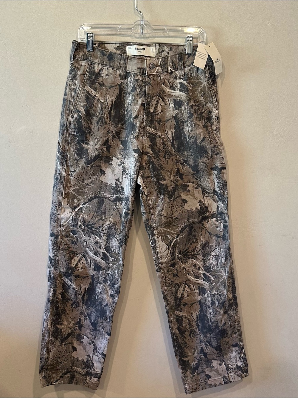 Hollister Men's Baggy Camo Cargo Pants 30W 32L
